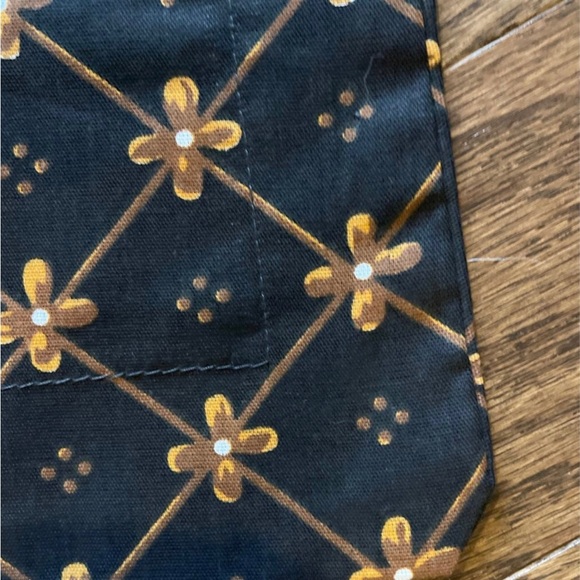 🌹One Standard size Sham cameo black and gold and floral frame design NWOT🌹 - Picture 3 of 10